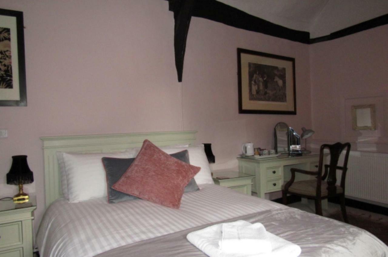 The Old Vicarage Hotel & Restaurant بريدجواتر المظهر الخارجي الصورة A bedroom at the hotel